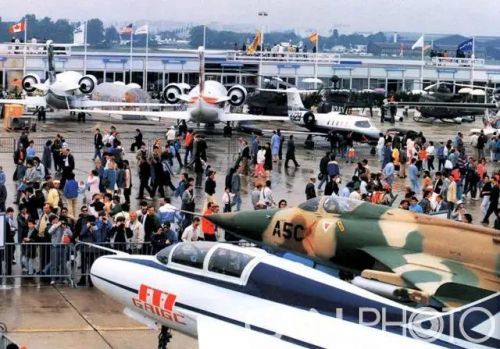 ➺中国乐投（中国）首次参加巴黎航展